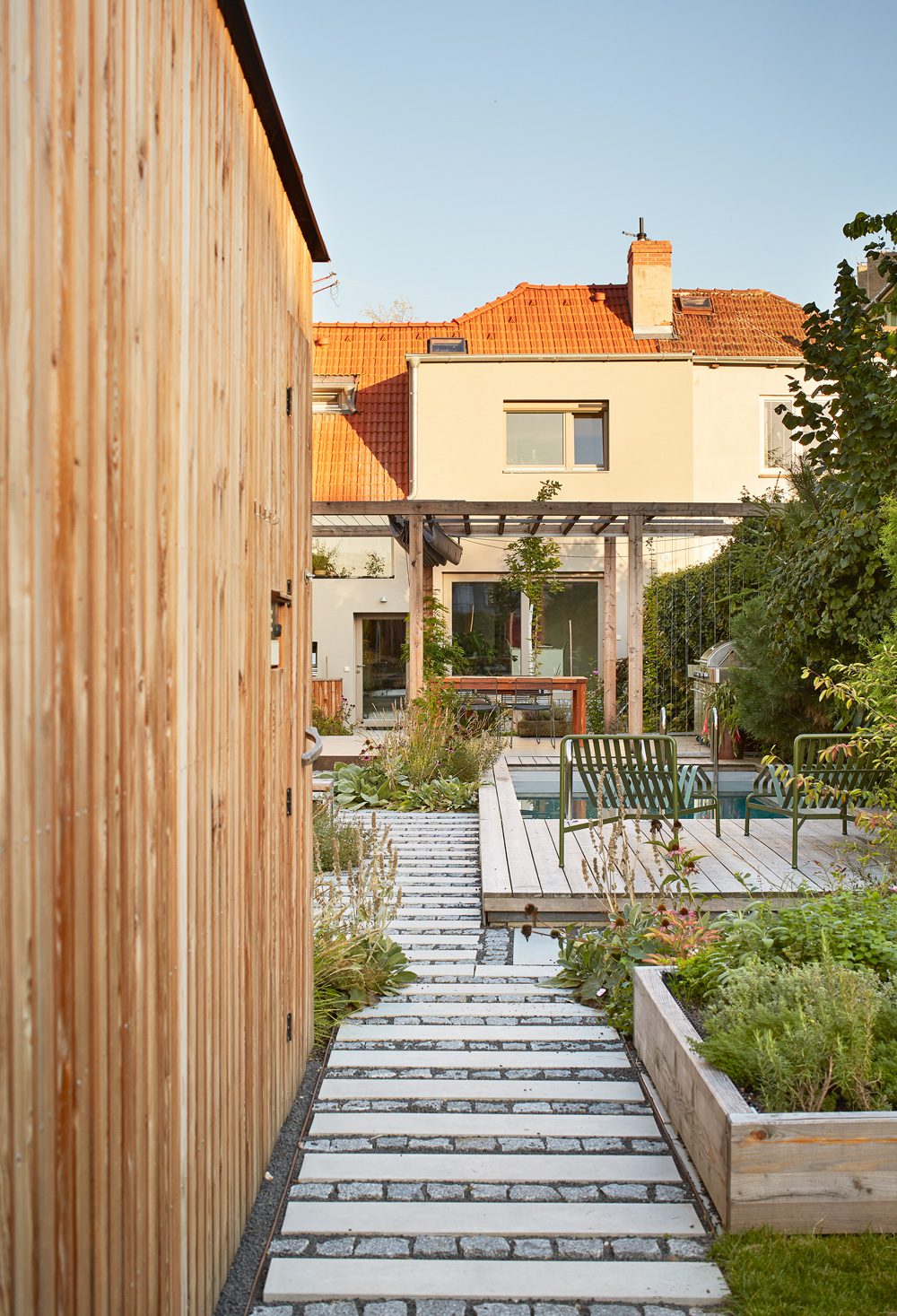 zeleninová zahrádka a pergola